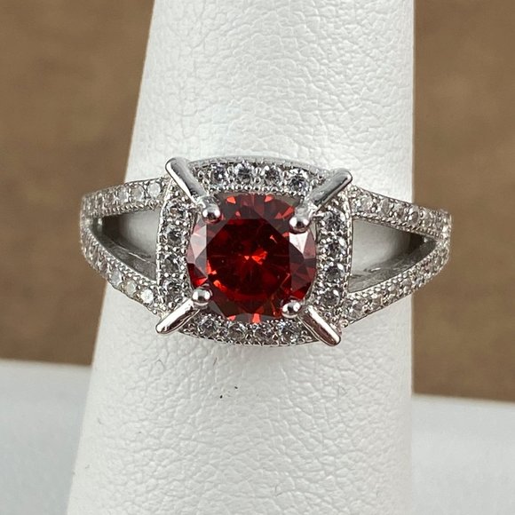 1CT Radiant Garnet 925 Silver Modern Design with CZ Set V Sides - Picture 1 of 6